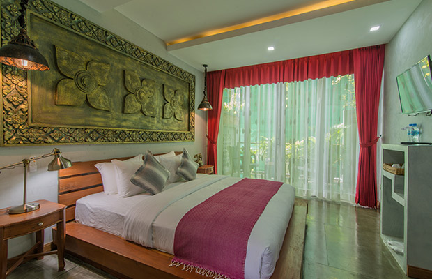 Deluxe King Suite with Private Balcony